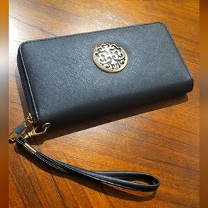 Rebecca & Rifka Black Zip Around Wristlet Wallet Clutch